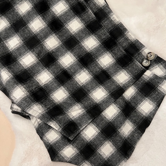 Lulu’s Come With Me Black and White Plaid Skort - Picture 3 of 3